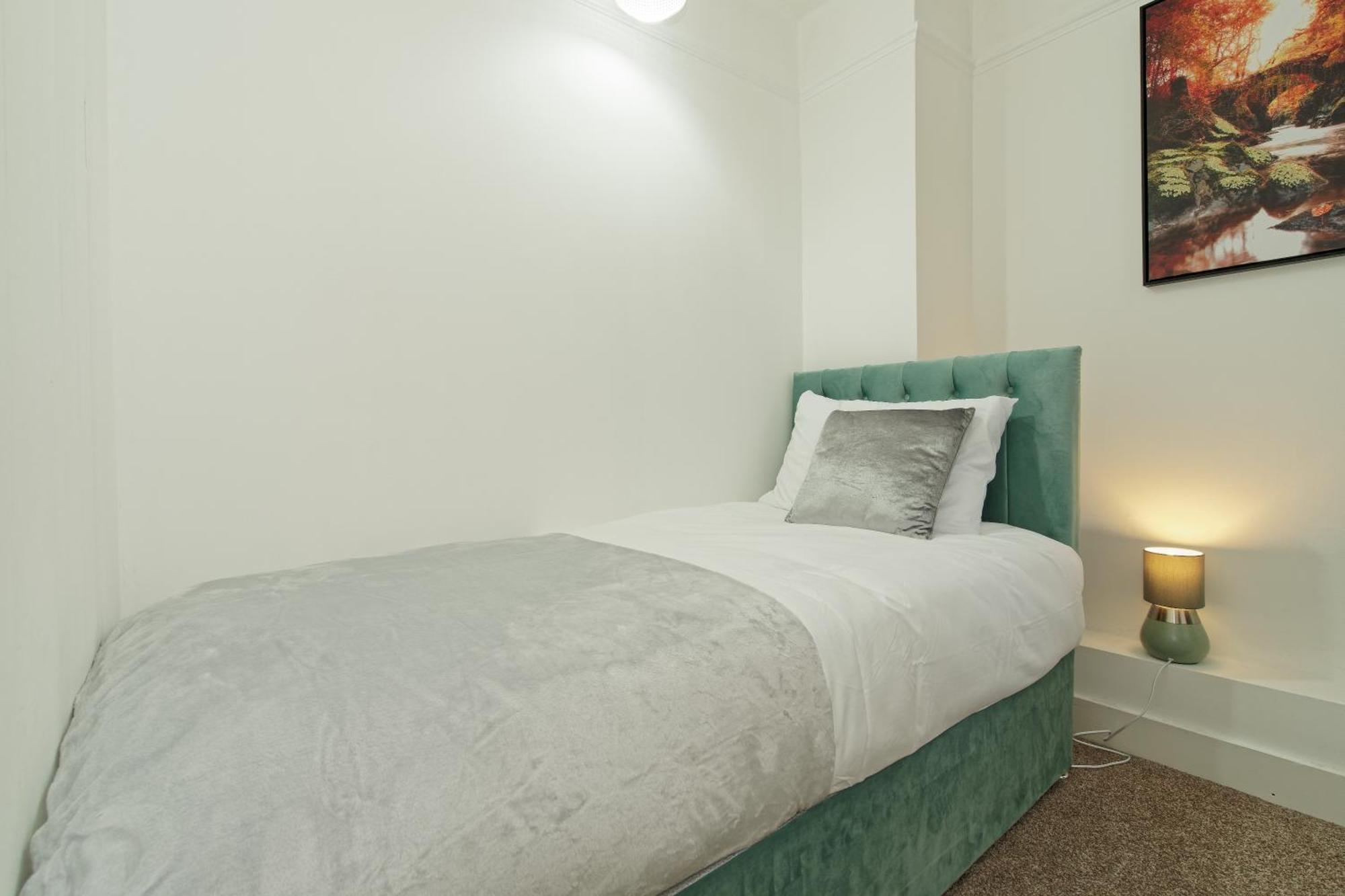 Ferienwohnung Lovely Luxury 3 Bed House Chatham  Exterior foto